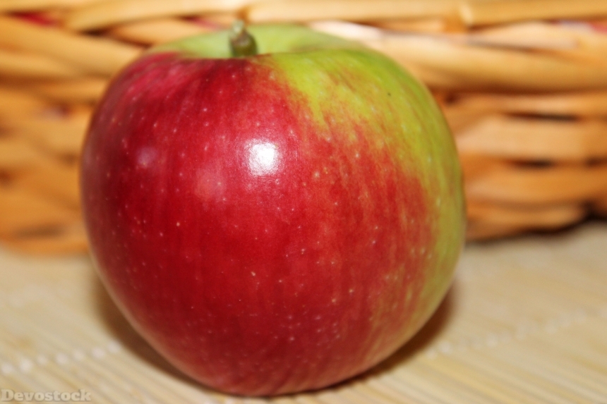 Devostock Apple Fruit Red Frisch 2