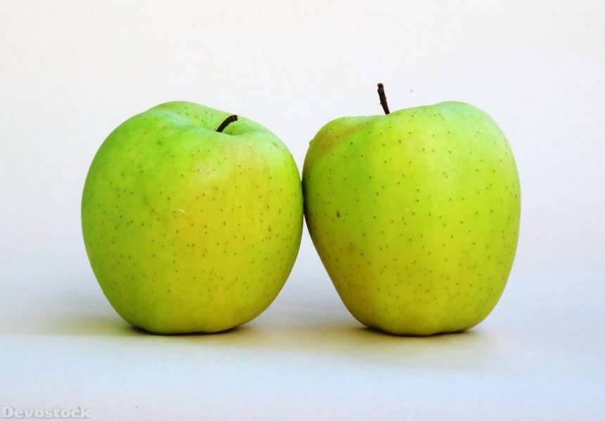 Devostock Apple Golden Delicious Apples