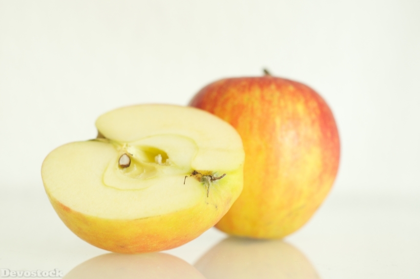 Devostock Apple Half Sliced Fruit