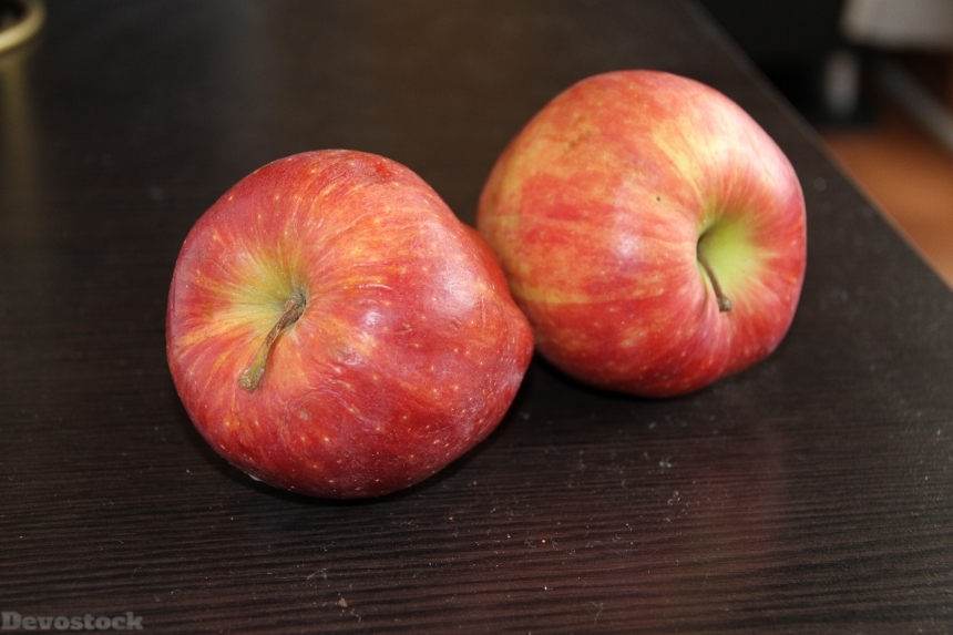 Devostock Apples Red Fruit 1018956