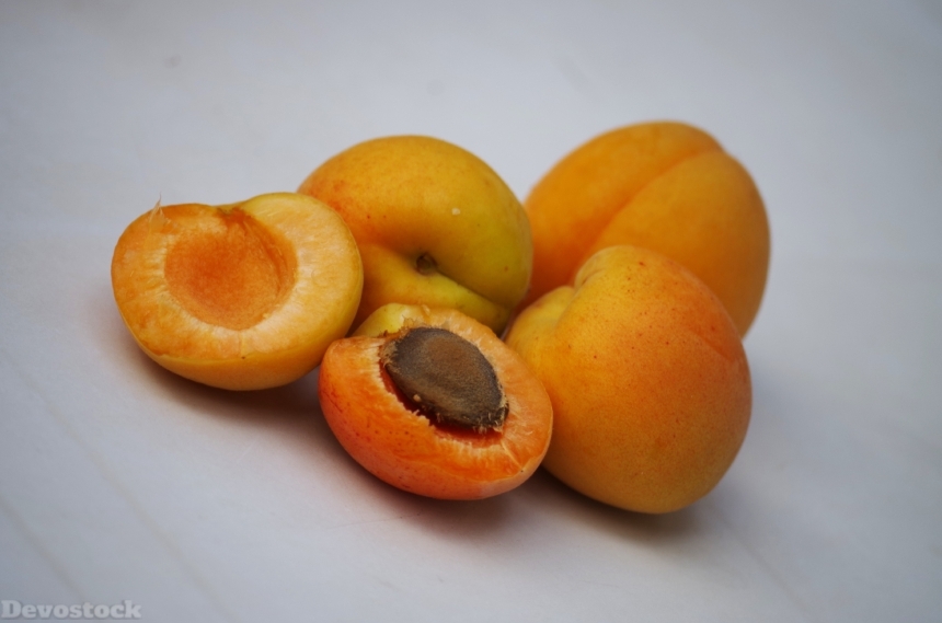 Devostock Apricots Fruit Orange Pips 1