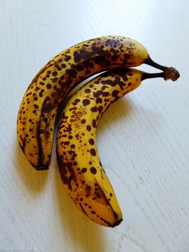 Devostock Bananas Yellow Brown Fruit
