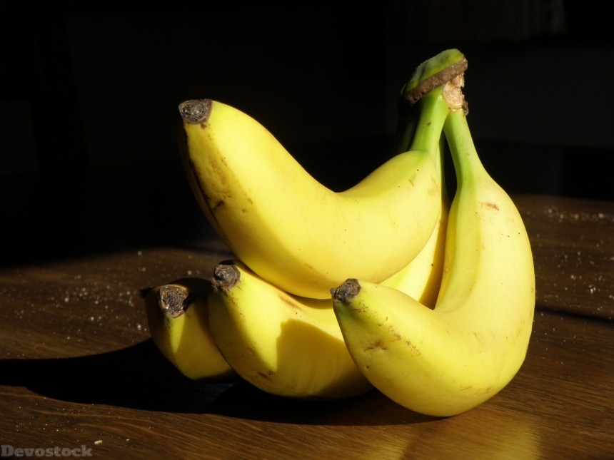 Devostock Bananas Yellow Cluster Fruit 4