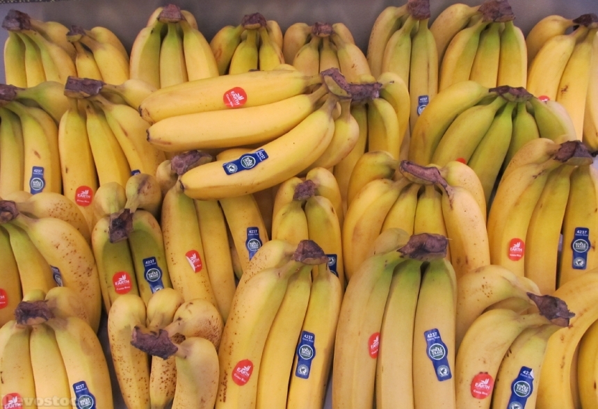 Devostock Bananas Yellow Fresh Fruit