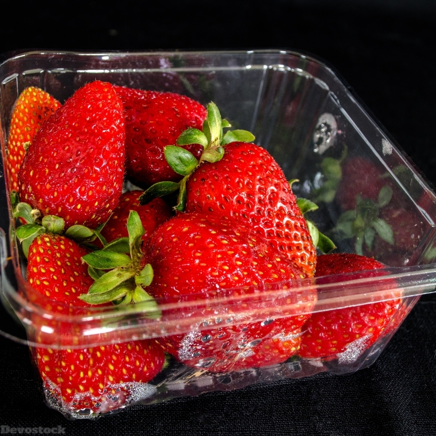 Devostock Berries Berry Strawberries Fruit 0