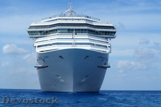 Devostock Cruise Ship Holidays Cruise Vacation 68737.jpeg