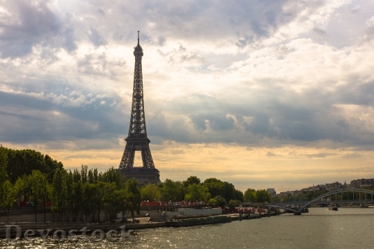 Devostock Eiffel Tower Paris France Tower 161853.jpeg