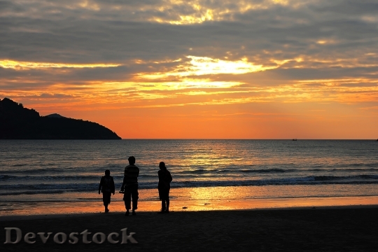 Devostock Family Sunset Beach Evening