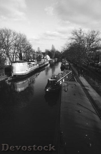 Devostock London Street Canal Sunshine
