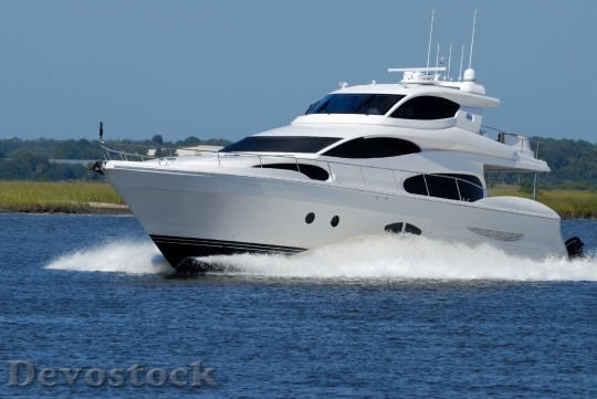 Devostock Luxury Yacht Boat Speed Water 163236.jpeg