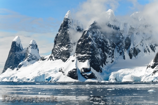 Devostock Mountains Ice Bergs Antarctica Berg 48178.jpeg