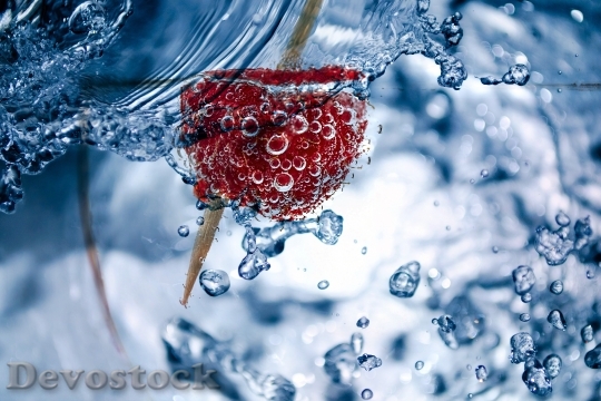 Devostock Raspberry Toothpick Glass Water 40654.jpeg