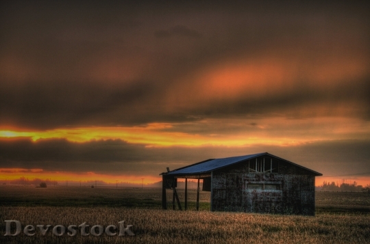 Devostock Sunset Field Farmhouse Inalberta
