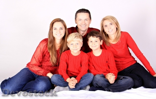 Devostock Family in red (2)