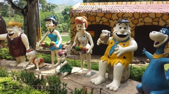 Devostock Flintstone family statues