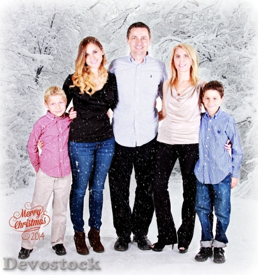 Devostock Merry christmans family photo