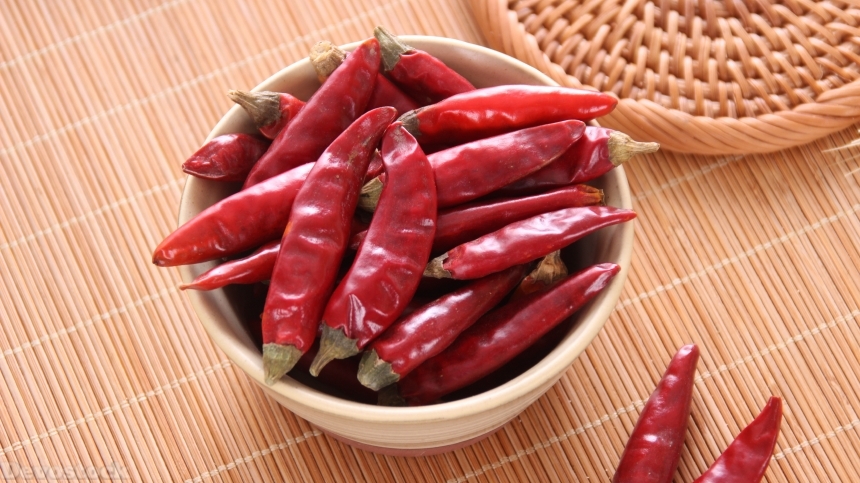 Devostock Red dried chili  (1)