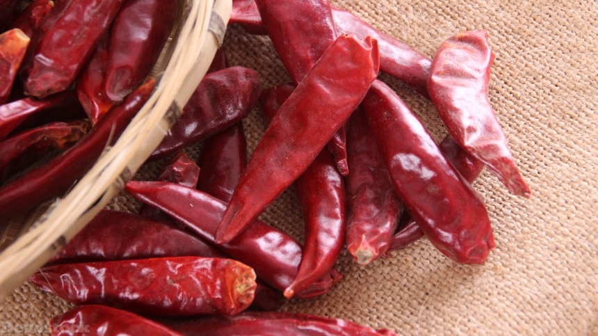 Devostock Red dried chili  (4)