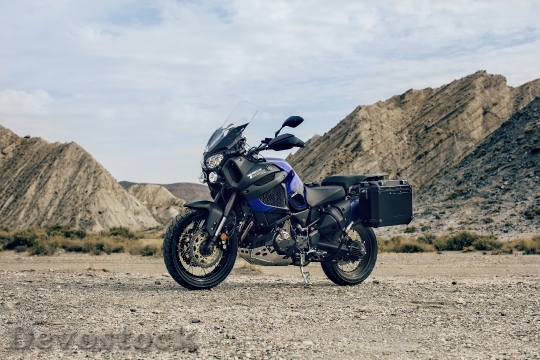 Devostock Yamaha 2018 motobike modern  (7)