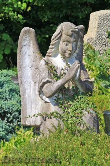 Devostock Angel Pray Cemetery Sculpture