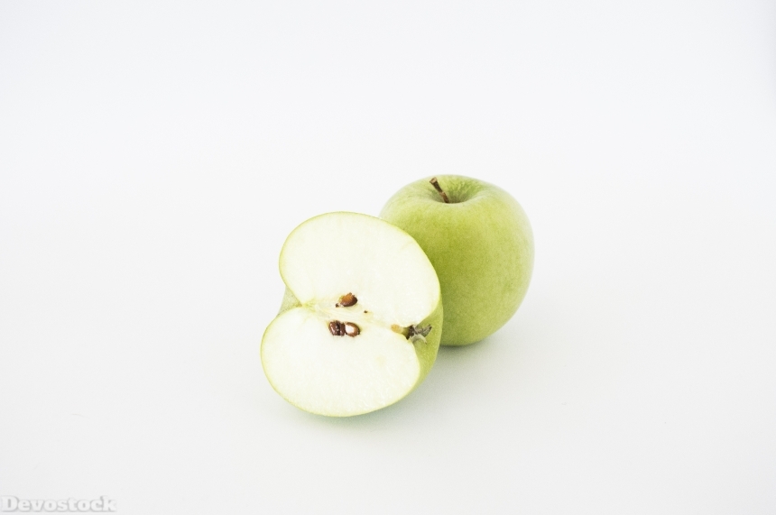 Devostock Apples Sliced Isolated Green
