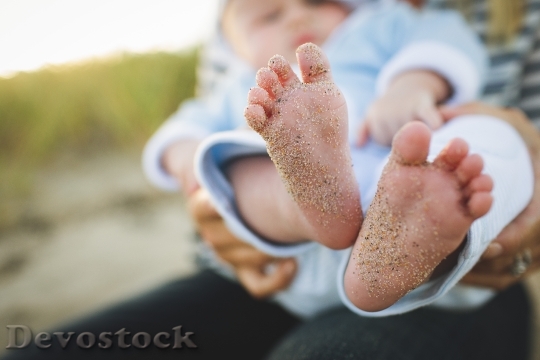 Devostock Baby Child Feet Close