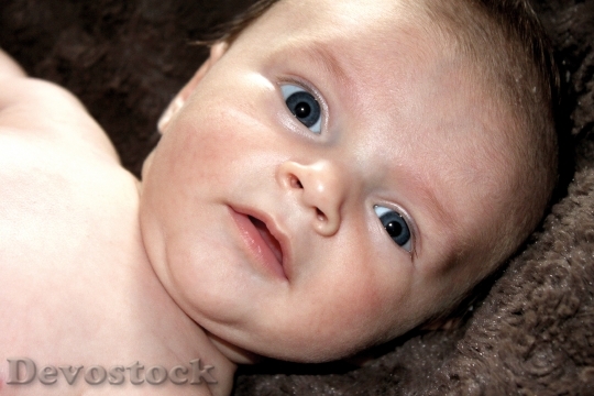 Devostock Baby Newborn Face Beautiful
