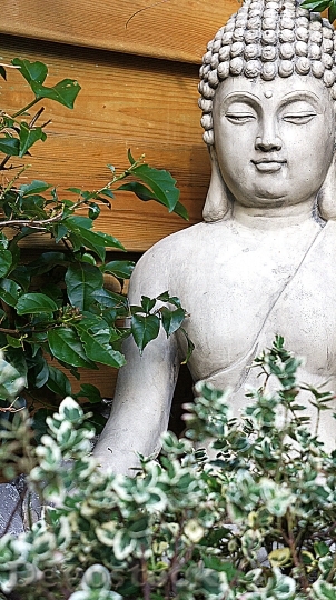 Devostock Buddha Buddha Statue Garden