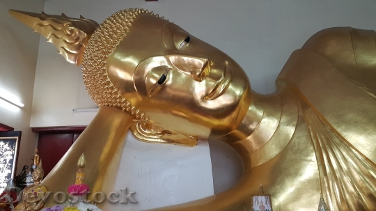 Devostock Buddha Buddha Statue Gold