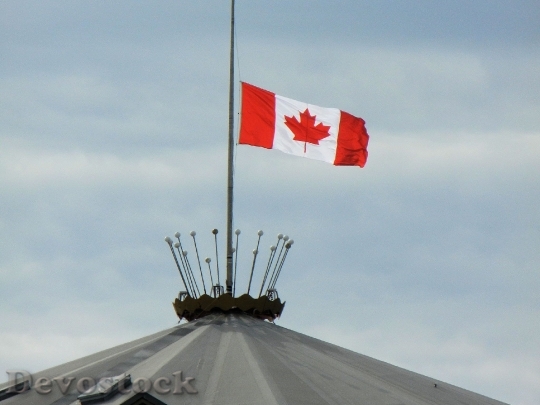 Devostock Canadian Flag Half Mast