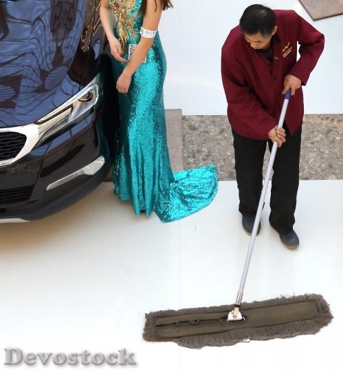 Devostock Cars Sweep Floor Cleaning