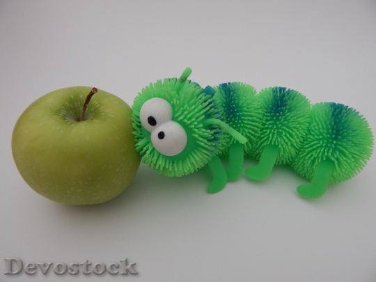 Devostock Centipede Apple Worm Green