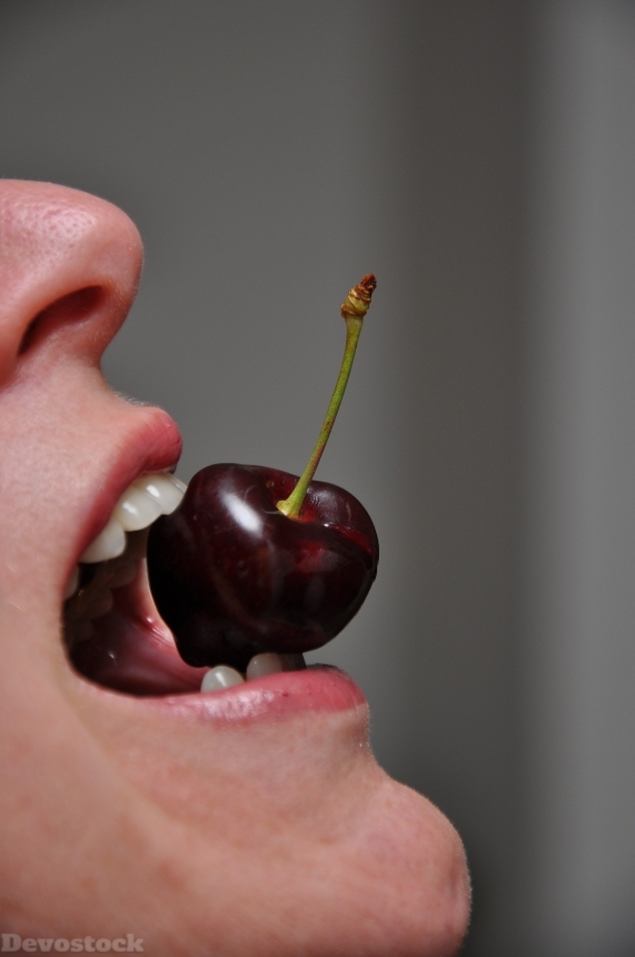 Devostock Cherry Mouth Taste Fruit