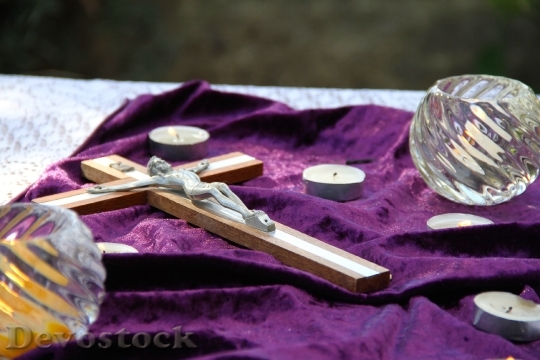 Devostock Christ Easter Candle Purple