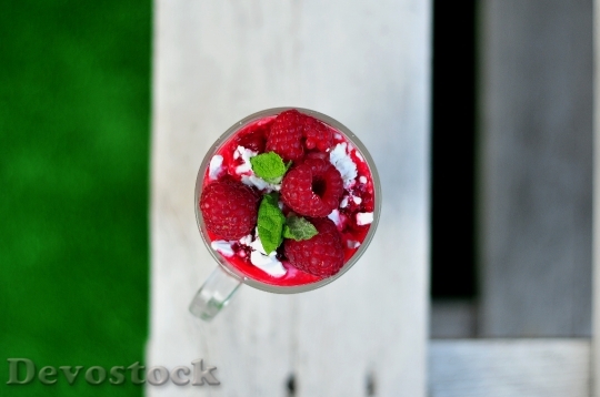 Devostock Cocktail Raspberry Summer Smoothie