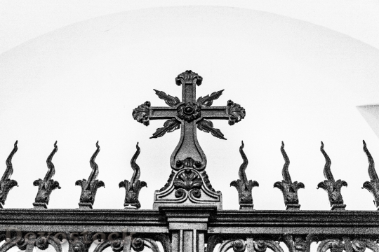 Devostock Decorative Gate Cross Gate