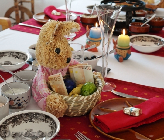 Devostock Easter Hare Gift Table