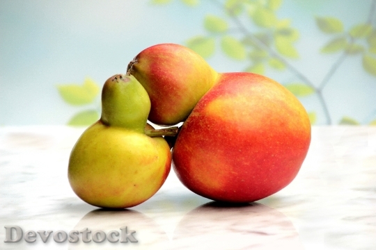 Devostock Fruit Apple Apple Couple