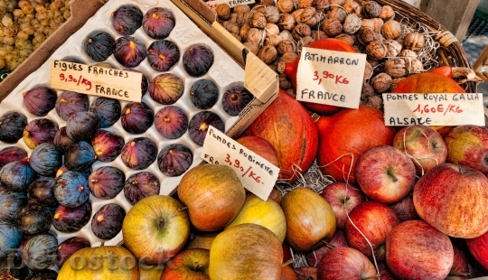 Devostock Fruit France Market Figs