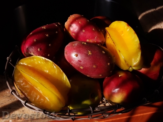 Devostock Fruits Basket Cactusfruit 1092574