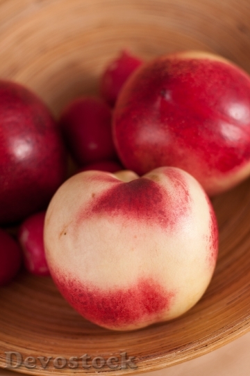 Devostock Fruits White Apple Radish 1