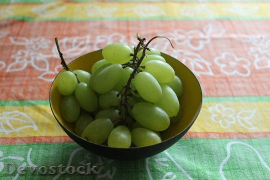 Devostock Grapes Bowl Fruit Table