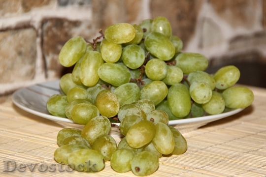 Devostock Grapes Fruit Green Grapes