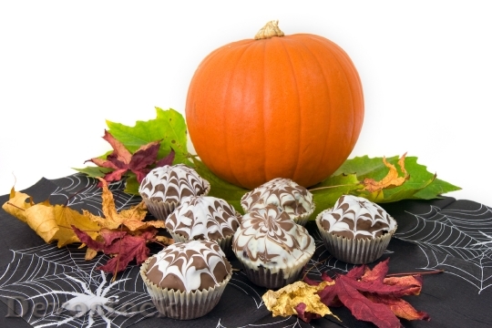 Devostock Halloween Pumpkin Leaves Muffins