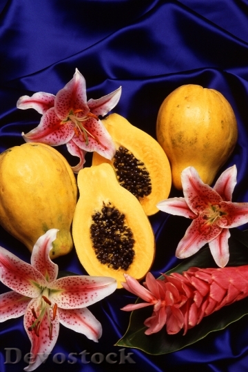 Devostock Hawaiian Papayas Displayed With