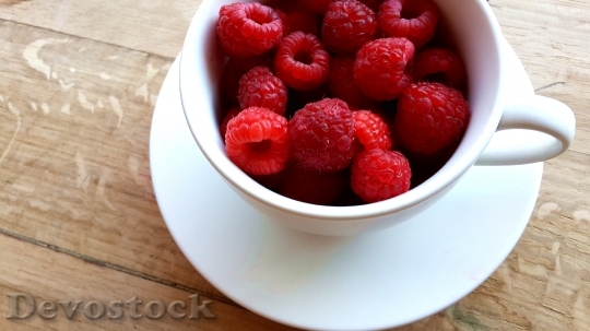 Devostock Healthy Cup Fruits Raspberries