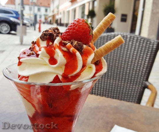 Devostock Ice Cream Sundae Strawberries