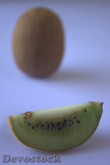 Devostock Kiwi Fruit Cut Healthy 2