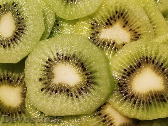 Devostock Kiwi Fruit Green Healthy 2