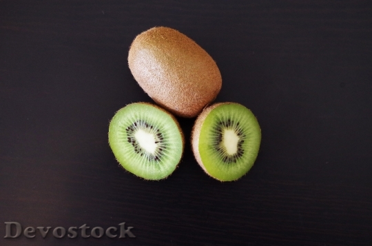 Devostock Kiwi Fruit Green Healthy